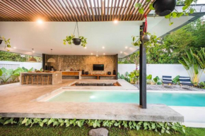Modern Edgy Sophisticated Base, close to all - 2BR Villa
